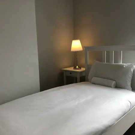Seville Self Catering شقة *